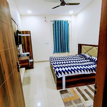 אגרה Hotel Dream Taj Family Rooms 200Mtr From Taj Mahal מראה חיצוני תמונה