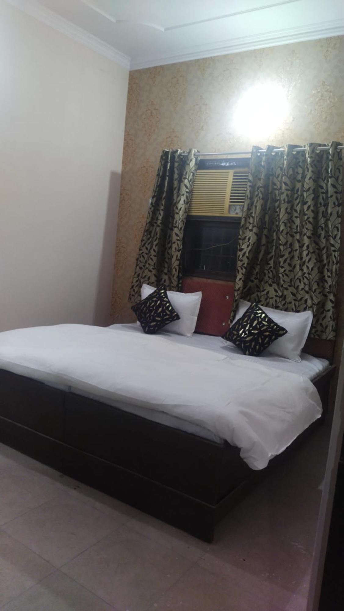 אגרה Hotel Dream Taj Family Rooms 200Mtr From Taj Mahal מראה חיצוני תמונה